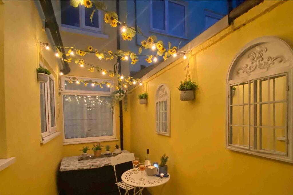 Lilly'S Cottage, Filey, Sleeps 8 Exterior photo