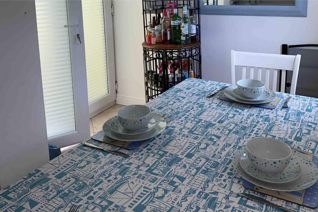 Lilly'S Cottage, Filey, Sleeps 8 Exterior photo